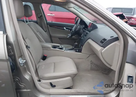 2009 Mercedes-Benz C 300 Luxury 4Matic/Sport 4Matic from USA, damaged, VIN WDDGF81X69F279476